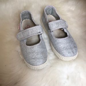 Cienta Glitter Mary Jane silver toddler size 27